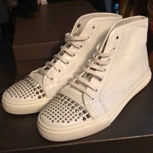 White Gucci sneakers